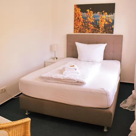 Hike By Emmerich Hotel