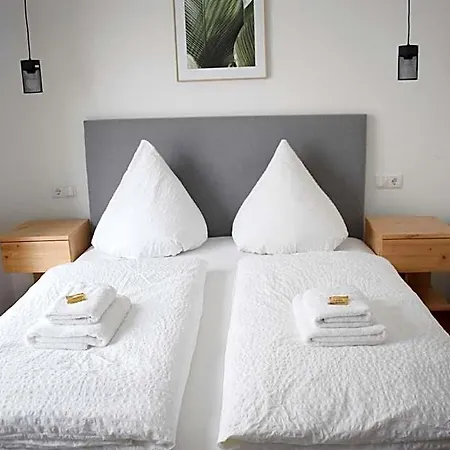 Hike By Emmerich Hotel