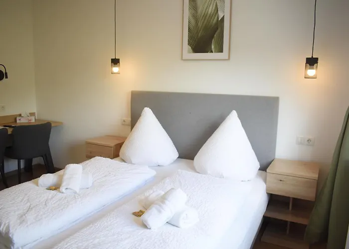 Hike By Emmerich فندق